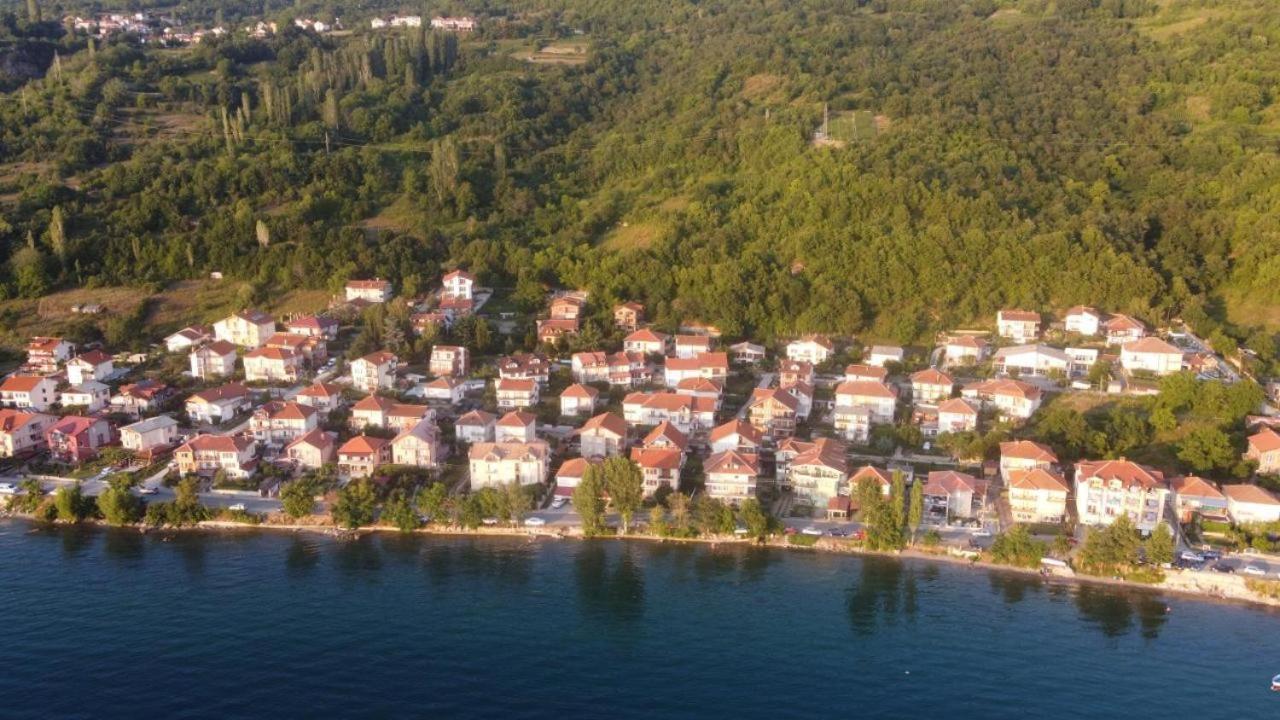 Villa Lakeview Paradise Pestani Bagian luar foto