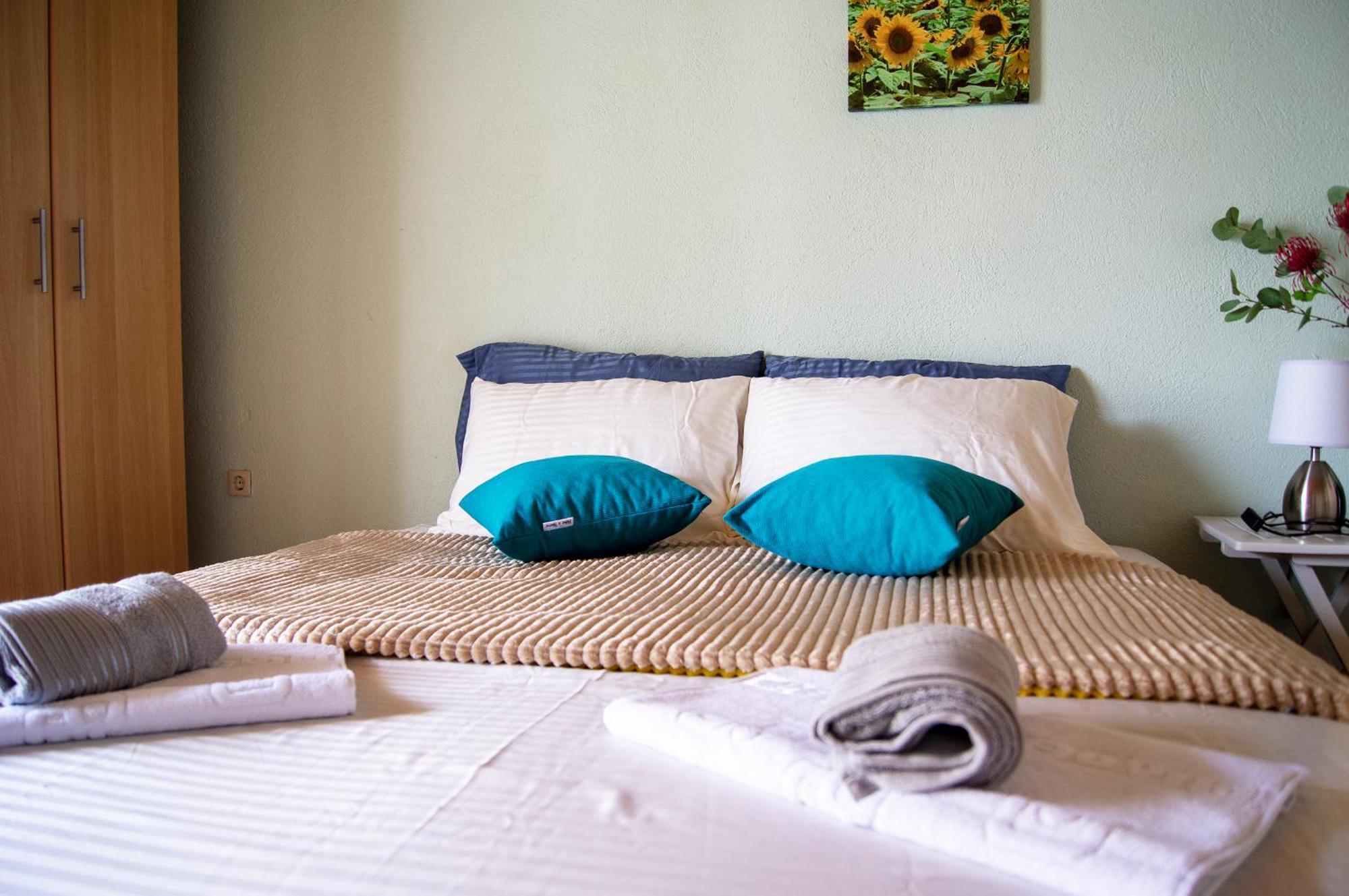 Villa Lakeview Paradise Pestani Bagian luar foto