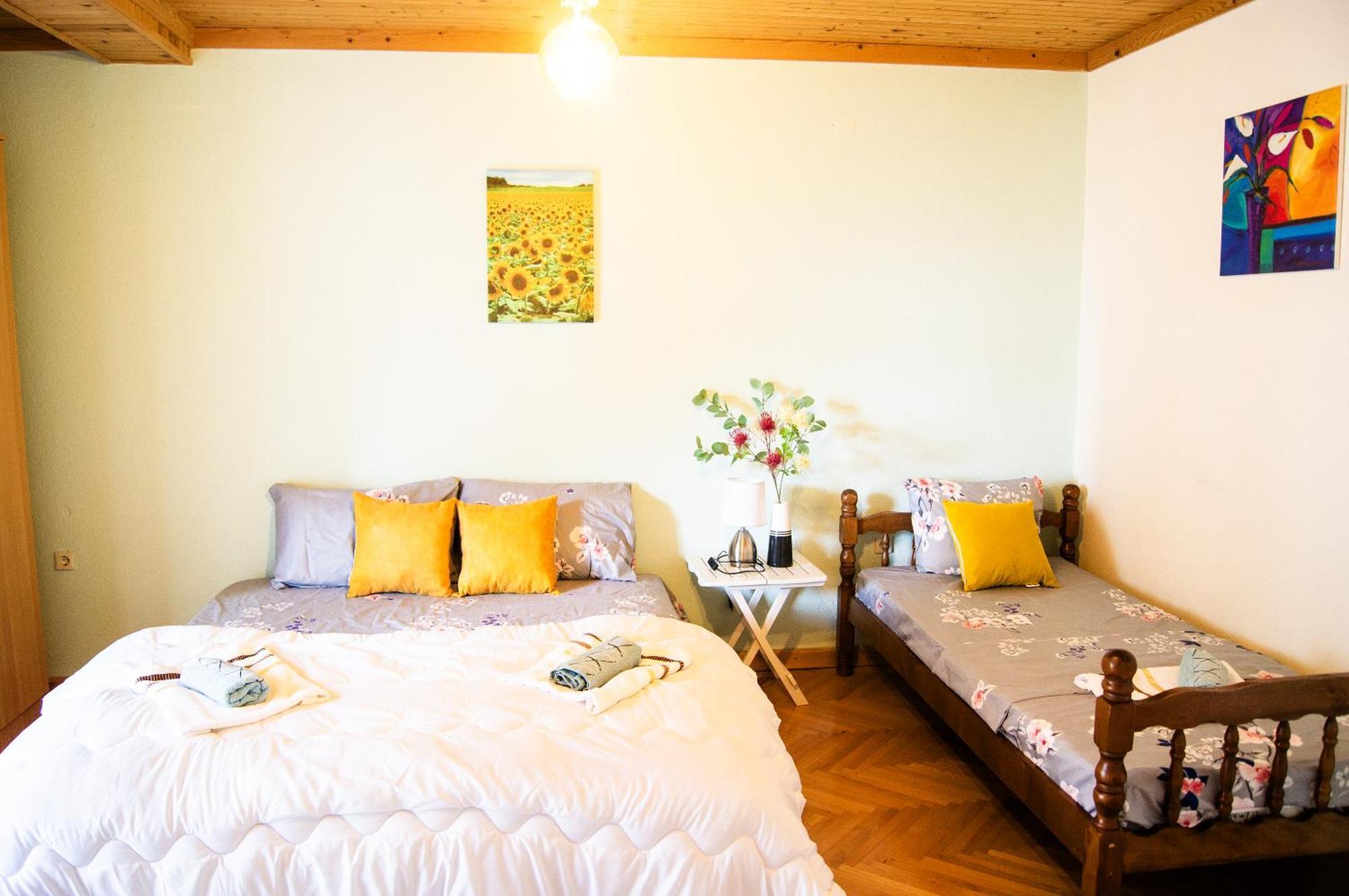 Villa Lakeview Paradise Pestani Bagian luar foto